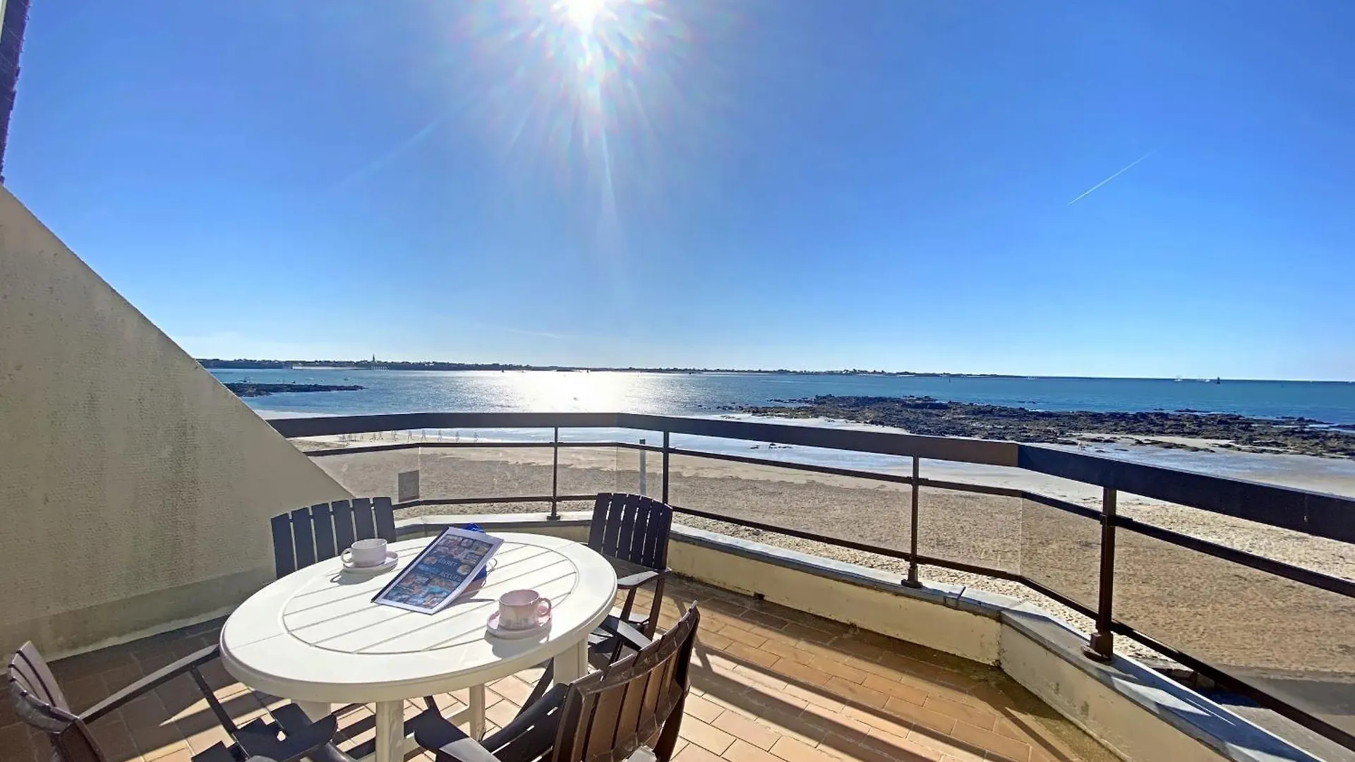 Larmor-Plage T4 Spacieux Avec Terrasse, Ascenseur Et Parking Face A La Mer - Fr-1-349-124